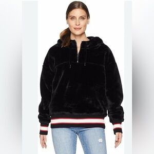 UGG Women’s Kailani Sherpa Hoodie, jacket Black, Small